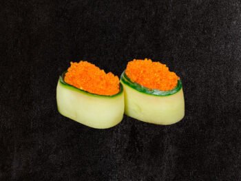 GUNKAN OGÓRKOWY Z TATAREM AWOKADO- 2 sztuki 90g.